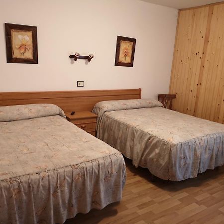 Hostal Pirineos Sarvisé エクステリア 写真