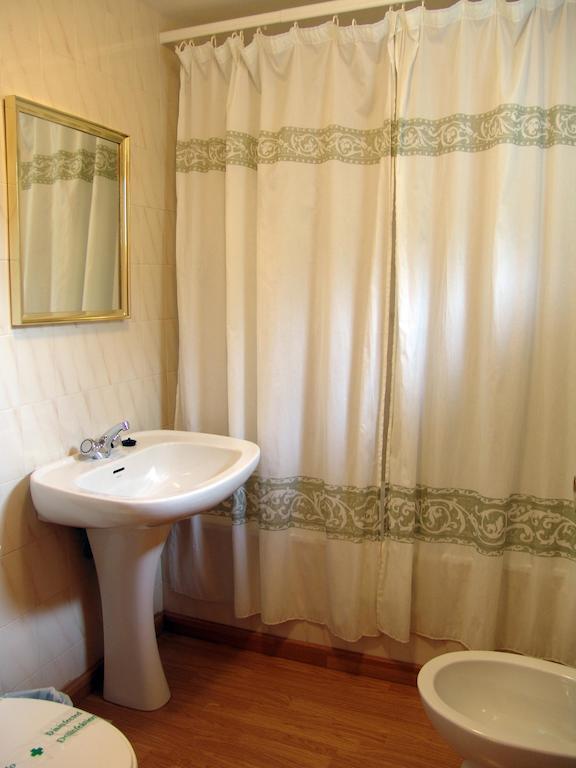 Hostal Pirineos Sarvisé 部屋 写真