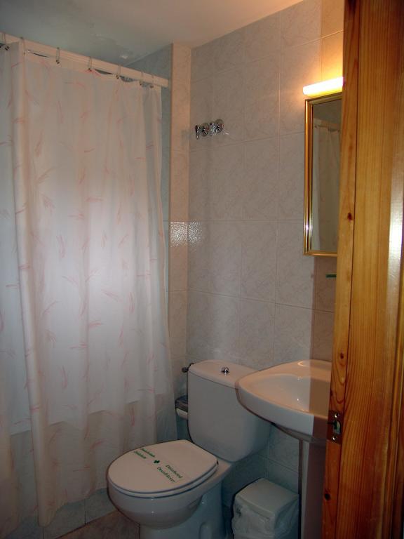 Hostal Pirineos Sarvisé 部屋 写真