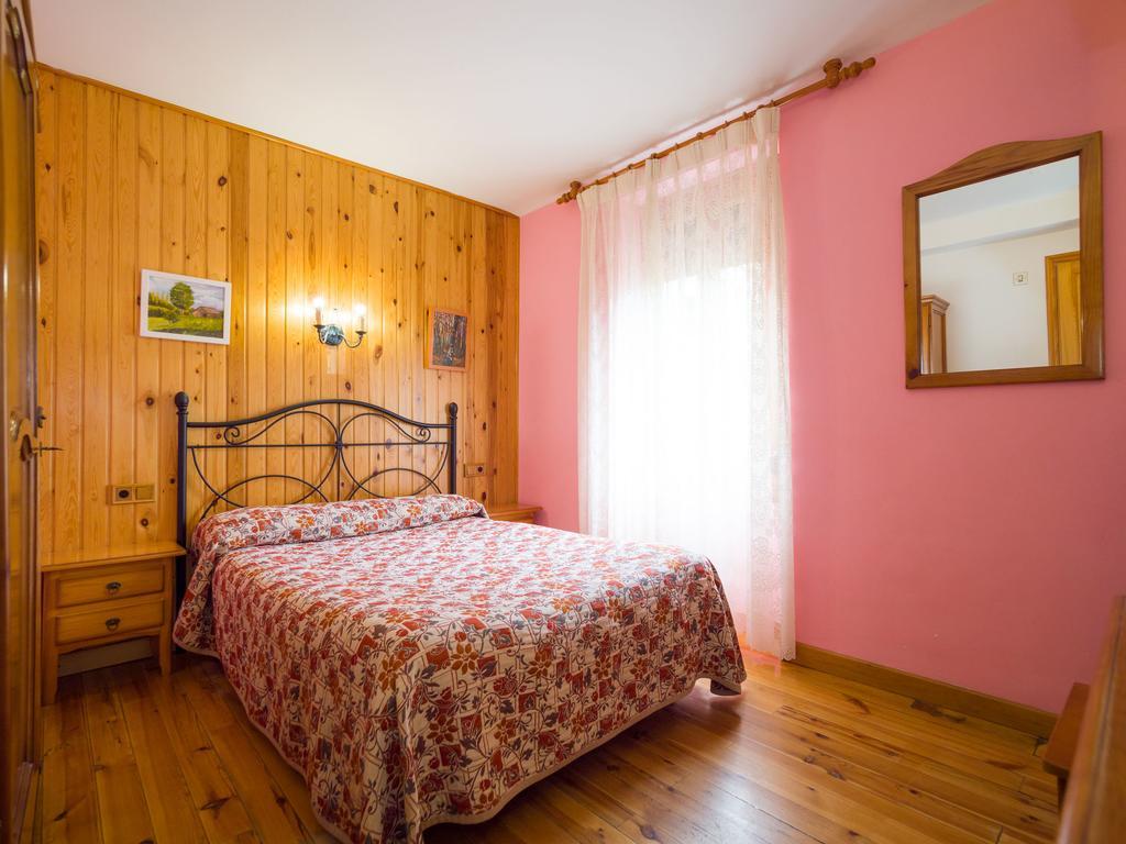 Hostal Pirineos Sarvisé エクステリア 写真