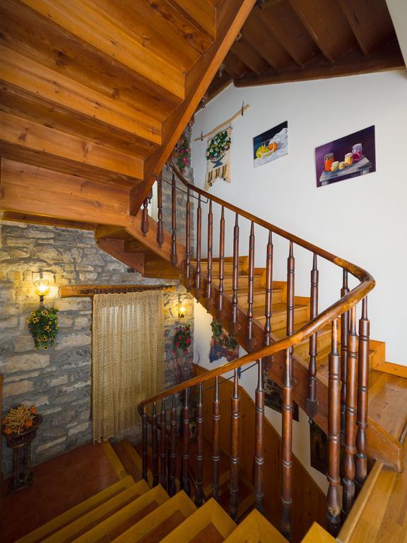 Hostal Pirineos Sarvisé エクステリア 写真