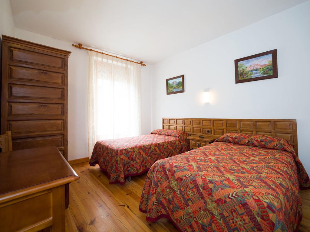 Hostal Pirineos Sarvisé エクステリア 写真