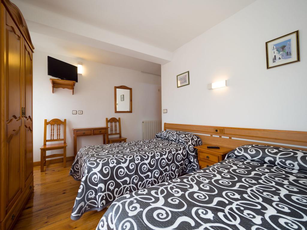 Hostal Pirineos Sarvisé エクステリア 写真